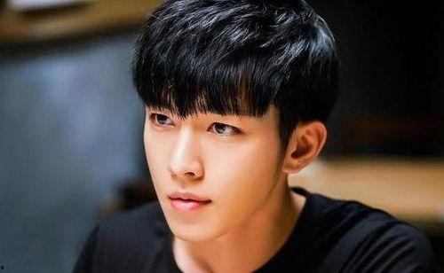 爆料娱乐圈炎亚纶,娱乐圈爆料背后的真相揭秘  第1张